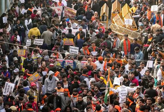 दिल्ली, मुंबई, कोलकात्यात बांगलादेशविरोधात संताप