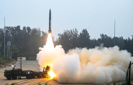 संरक्षण मंत्र्यांकडून शास्त्रज्ञांच्या ‘उत्कृष्टतेचे’ कौतुक