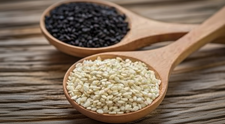 रोज एका चमचा तीळ खाल्याने मिळते ताकद