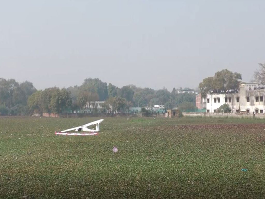 प्रयागराजमध्ये भारतीय हवाई दलाचे प्रशिक्षणार्थी विमान कोसळले