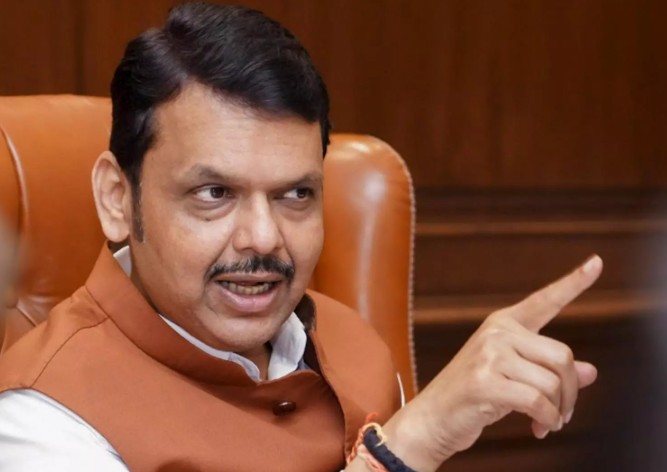 “निवडणुकीतील लढाई मराठी माणसाच्या अस्तित्वासाठी नसून ठाकरे बंधूंच्या अस्तित्वासाठी”