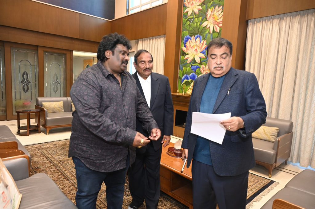 केंद्रीय मंत्री नितीन गडकरींकडे उंबरगाव-तलासरीच्या चार पदरी रस्त्याची मागणी