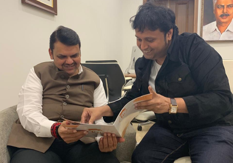 धुरंधर राजकारणी