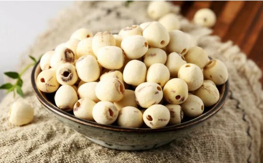 कमळाच्या बिया म्हणजे पौष्टिक सुपरफूड! रोजच्या आहारात समाविष्ट कराचं