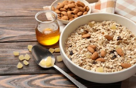 दिवसाची योग्य सुरुवात करण्यासाठी सकाळी काय खावे आणि काय टाळावे?