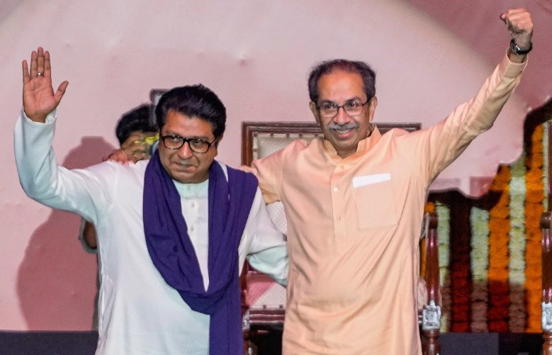 मुंबई महाराष्ट्रापासून वेगळी करण्याचा ठाकरे बधुंकडून पुनरुच्चार