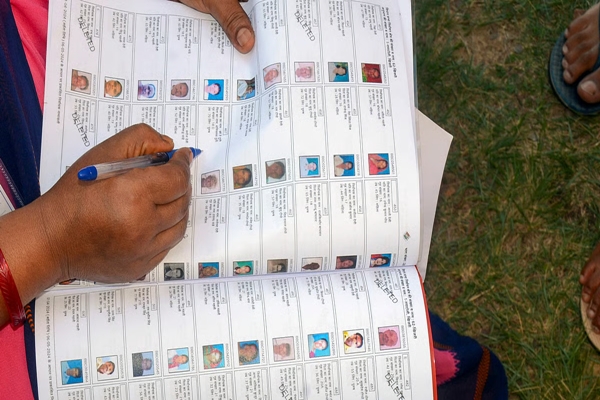 गाझियाबादमध्ये २९ टक्के तर नोएडामध्ये २४ टक्के मतदारांच्या नावांवर फुली