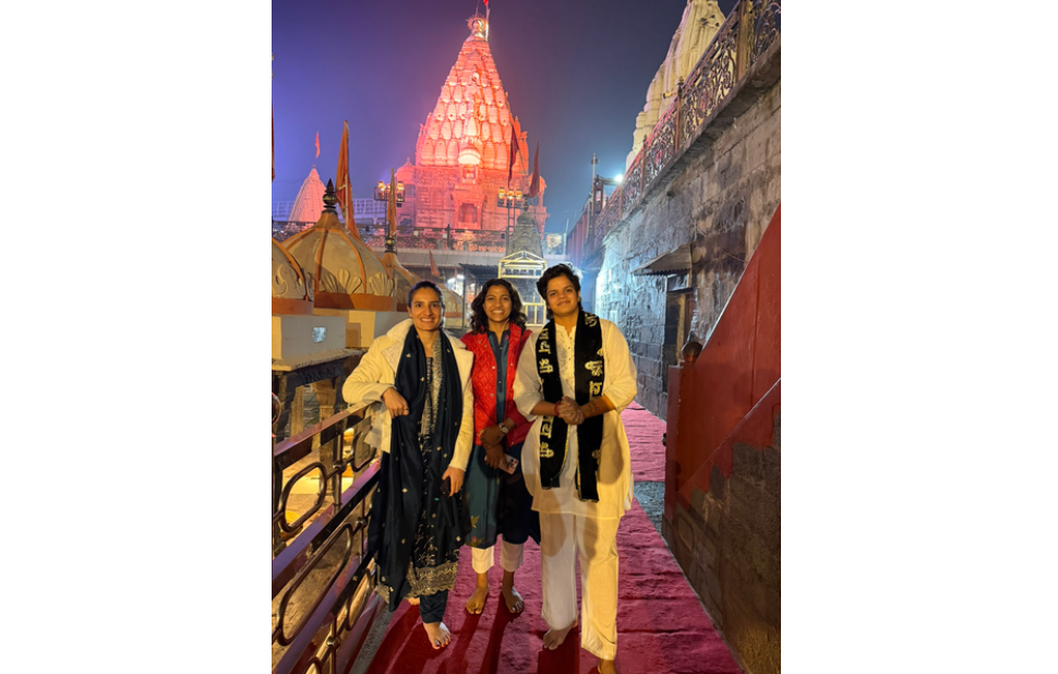 भारतीय महिला क्रिकेट संघाने महाकाल दर्शन घेत २०२६ चे स्वागत