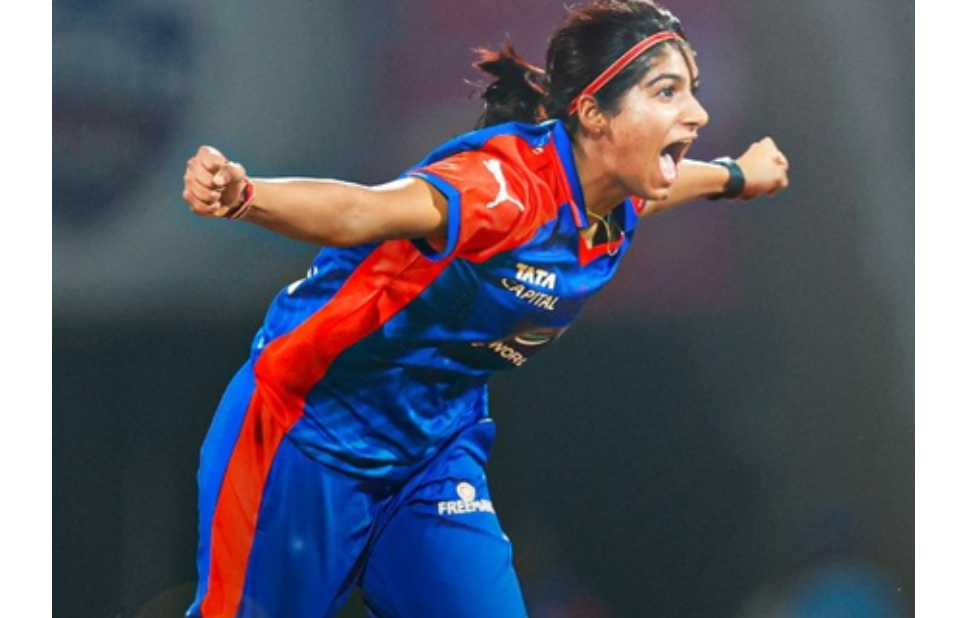 नंदनी शर्माची ऐतिहासिक हॅट्रिक
