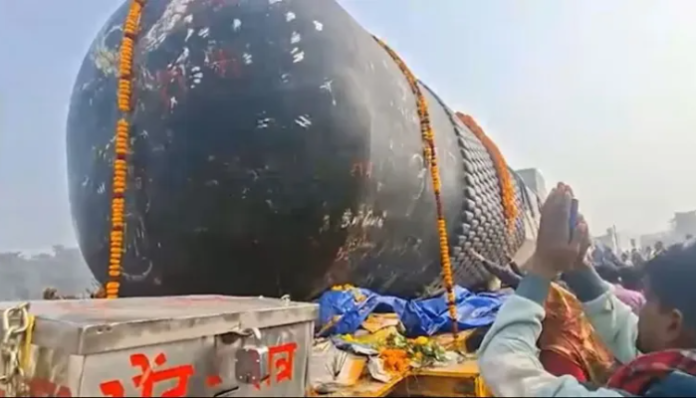 जगातील सर्वात मोठ्या ३३ फुटी शिवलिंगाची होणार प्राणप्रतिष्ठा