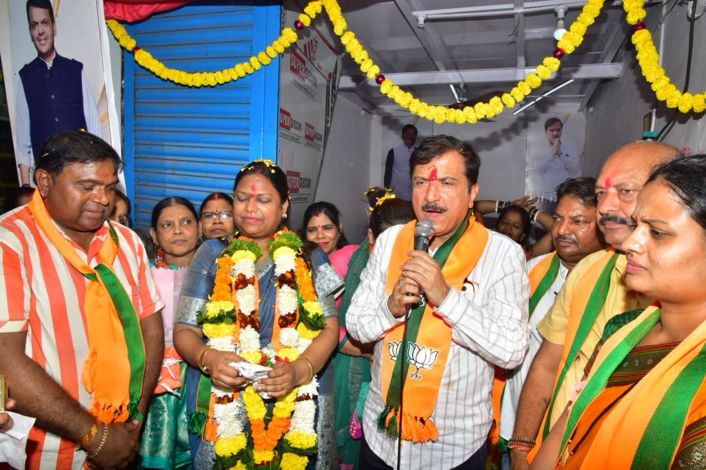 महायुतीच्या उमेदवार स्वाती जयस्वाल यांच्या प्रचार कार्यालयाचे उद्घाटन
