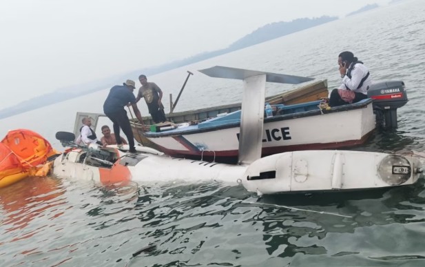 पवन हंस हेलिकॉप्टरचे अंदमानच्या समुद्रात क्रॅश-लँडिंग