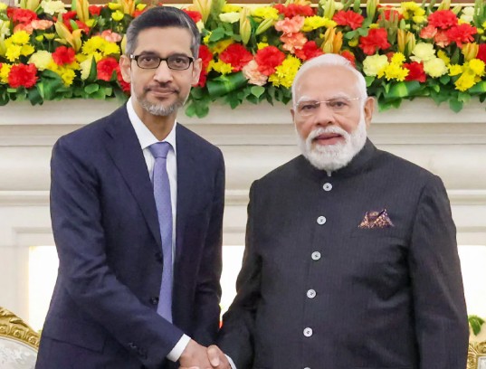 एआय समिटमध्ये गुगलचे सीईओ सुंदर पिचाई भेटले मोदींना