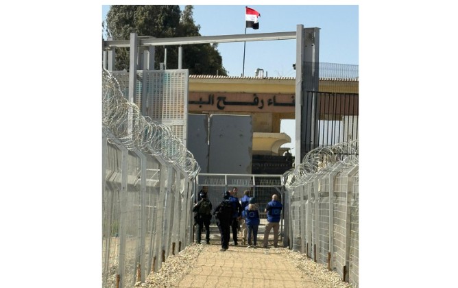 गाझा- इजिप्तमधील रफाह क्रॉसिंग अंशतः उघडले