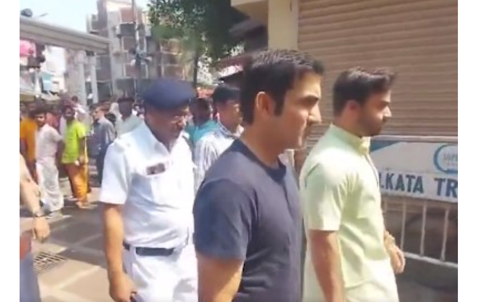 वेस्ट इंडिजविरुद्ध सामन्यापूर्वी गौतम गंभीर कालीघाट मंदिरात