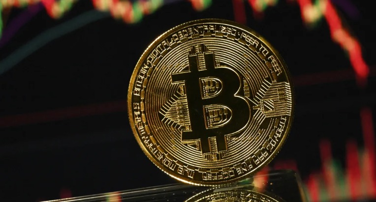 बिटकॉइनमध्ये मोठी घसरण