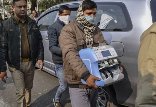 हैदराबादमधील रेस्टॉरंट्सवर आयकर विभागाची धडक कारवाई