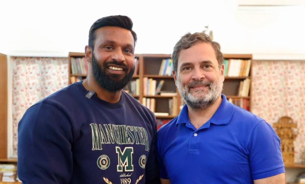 पहलगाम हल्ल्यासंदर्भात टिप्पणी करणाऱ्या मोहम्मद दीपकची राहुल गांधींनी घेतली भेट