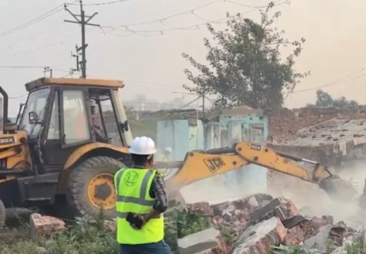 राजकोटमध्ये १,३०० हून अधिक अनधिकृत घरांवर बुलडोझर