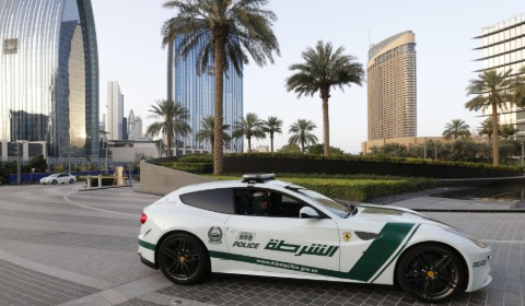 दुबईत रमजानमध्ये भीक मागणाऱ्याकडे होत्या तीन आलिशान गाड्या!