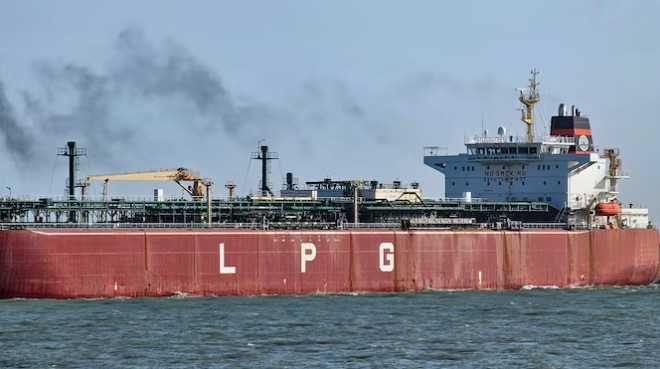 आणखी दोन भारतीय एलपीजी टँकर होर्मुझ सामुद्रधुनी ओलांडणार