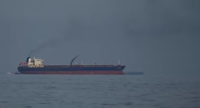 दोन भारतीय एलपीजी जहाजांना होर्मुझ सामुद्रधुनी ओलांडण्याची परवानगी