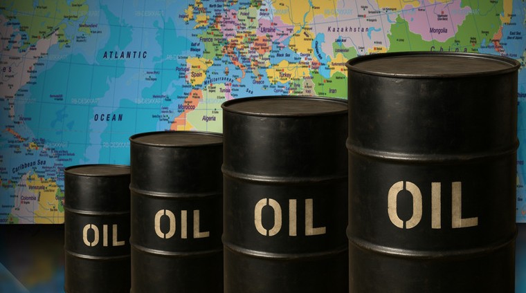 चिनी रिफायनरीकडे रांगा, म्हणून भारताकडे याचना