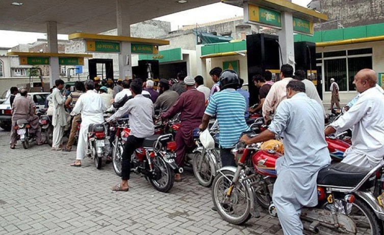 “पाकिस्तानचे मासिक तेल आयात बिल $६०० दशलक्ष पर्यंत वाढू शकते”