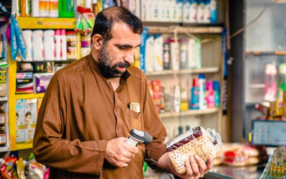 पाकिस्तानात दुध २४० रुपये लिटर आणि ब्रेड १६० रुपये!