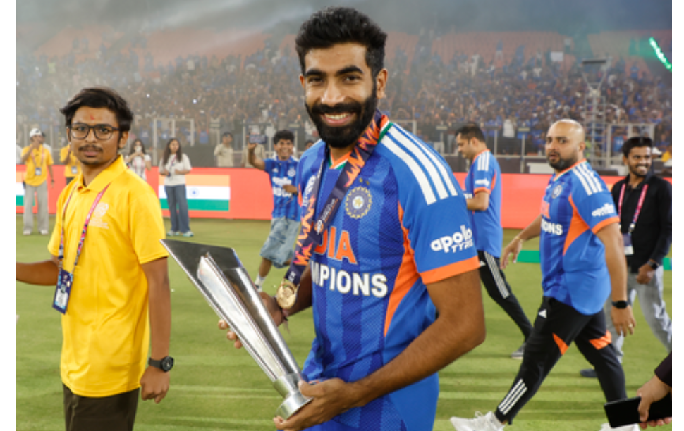 आनंद गगनात मावेना!