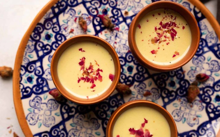 थंडाई म्हणजे केवळ चविष्ट पेय नाही तर… ‘हे’ आरोग्यदायी फायदे माहिती आहेत का?