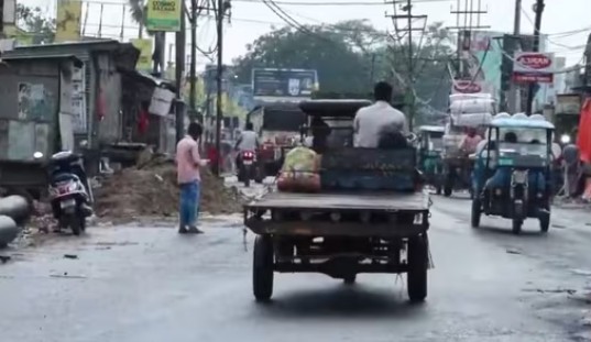 मुर्शिदाबादमध्ये रामनवमी मिरवणुकीदरम्यान दगडफेक, जाळपोळीच्या घटना