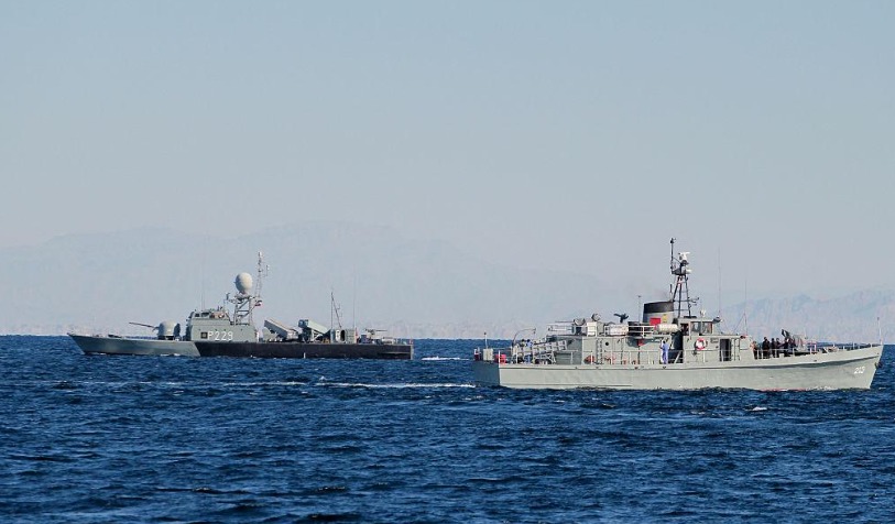 श्रीलंका किनाऱ्याजवळ इराणी जहाजावर पाणबुडीचा हल्ला