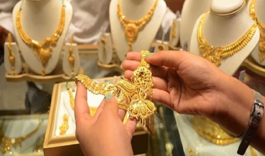 फेब्रुवारीत भारताच्या रत्न-आभूषण निर्यातीत ३.८६% वाढ