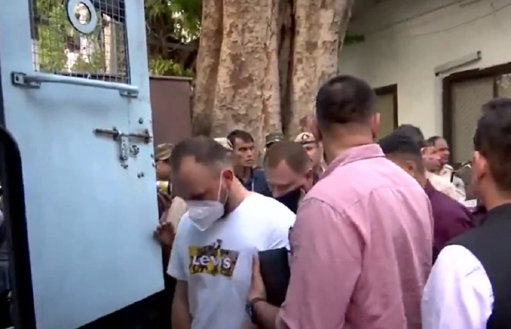 म्यानमारमध्ये उग्रवाद्यांना प्रशिक्षण देणाऱ्या सात परदेशी नागरिकांना अटक