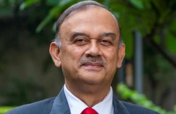 एचडीएफसी बँकेचे अध्यक्ष अतनू चक्रवर्ती यांचा नैतिक कारणांमुळे राजीनामा