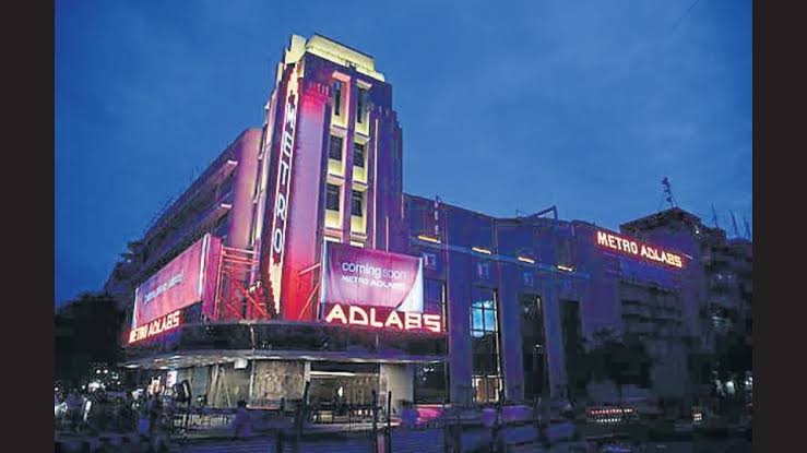 मेट्रो बोगद्याजवळ बोअरवेल खणली, गुन्हा दाखल