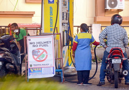 इंधन टंचाईच्या अफवा निराधार; देशात पुरेसा साठा