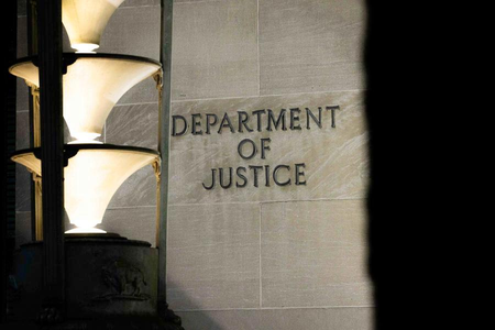 गुन्हेगारी पार्श्वभूमी लपवून नागरिकत्व घेणाऱ्या पाकिस्तानी नागरिकाविरुद्ध तक्रार