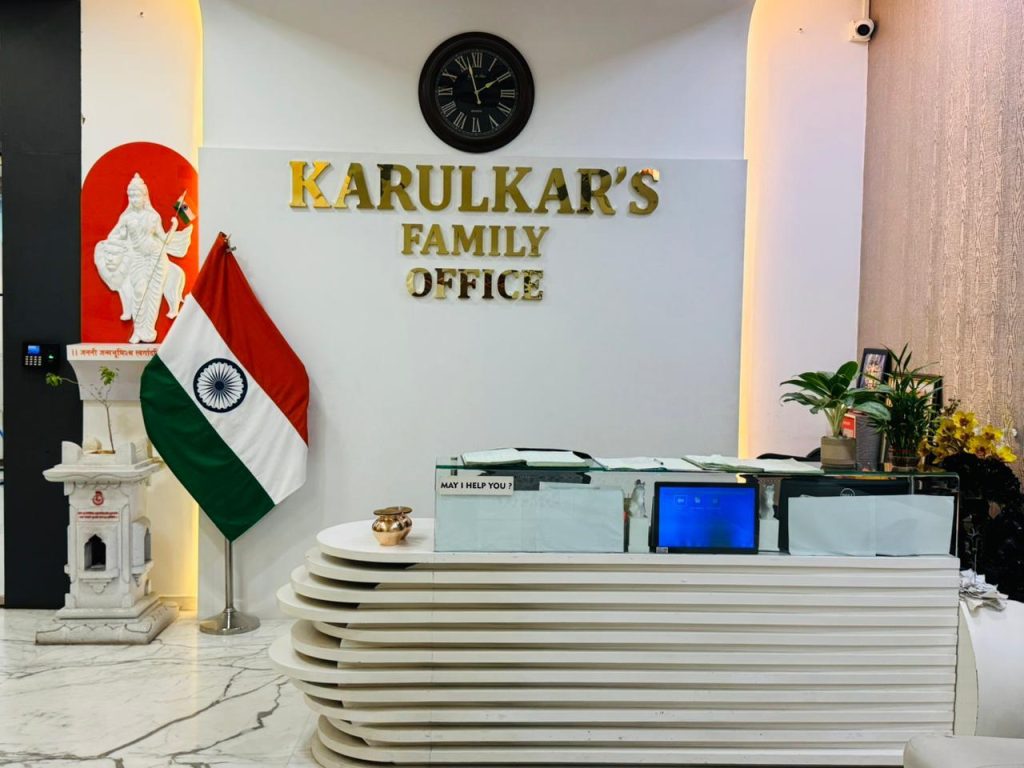 कॉर्पोरेट ऑफिसमध्ये हव्या धर्म-संस्कृतीच्या खाणाखुणा!