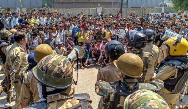 बनावट व्हॉट्सअ‍प ग्रुप, भडकाऊ संदेश; नोएडा आंदोलनामागील धक्कादायक खुलासे