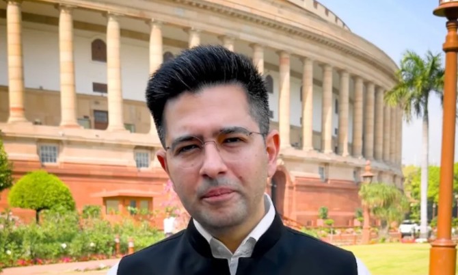 राघव चढ्ढा म्हणाले, घायल हूं इसलीए घातक हूं