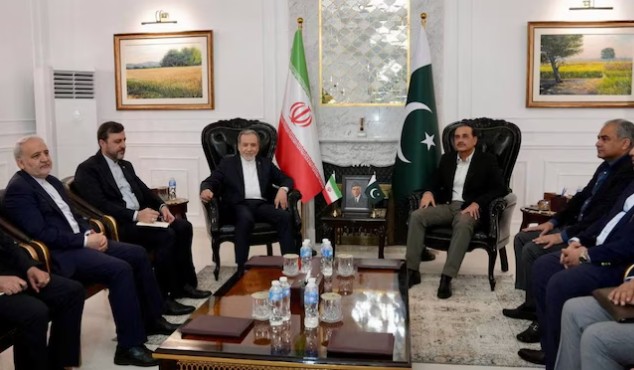 अमेरिकेच्या हिताकडे झुकलेला पाकिस्तान योग्य मध्यस्थ नाही!