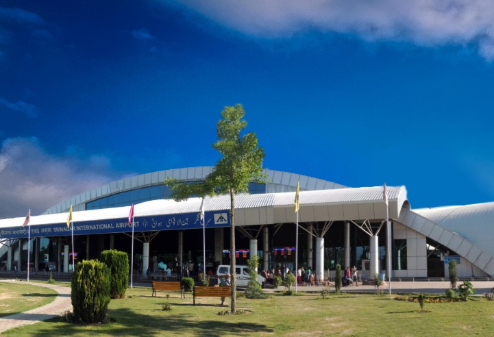 सॅटेलाइट फोन सापडल्याने दोन अमेरिकन नागरिक ताब्यात