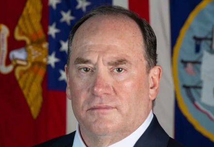 अमेरिकन नौदल सचिव जॉन सी. फेलन यांचा राजीनामा