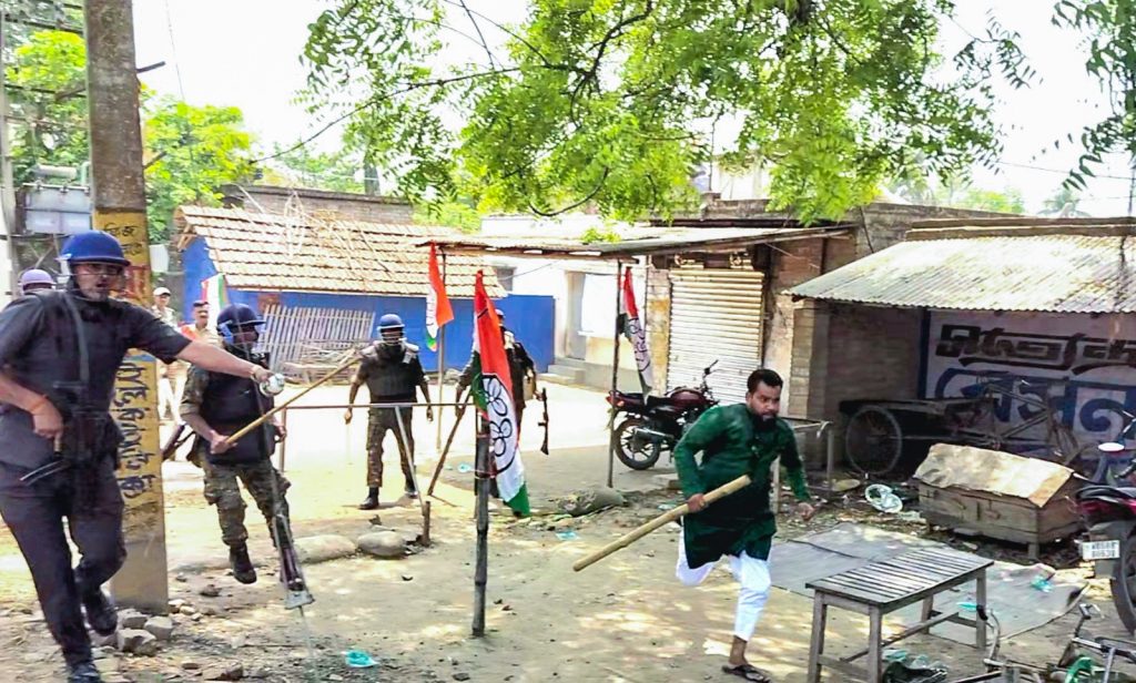 पश्चिम बंगालमध्ये मतदाना दिवशी हिंसाचार; भाजप उमेदवारांवर प्राणघातक हल्ले