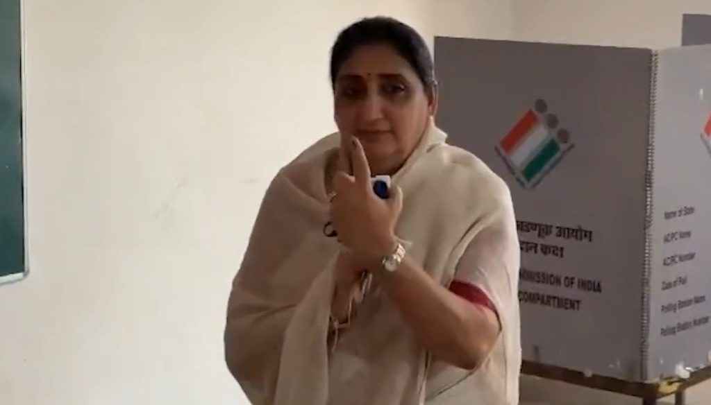 बारामती–राहुरी पोटनिवडणूक; ५५% पेक्षा अधिक मतदान