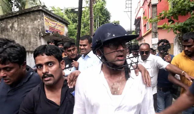 कपडे फाडले, अंडी फेकली… ‘चोर चोर’च्या घोषणा देत अभिषेक बॅनर्जींना थोबडवले