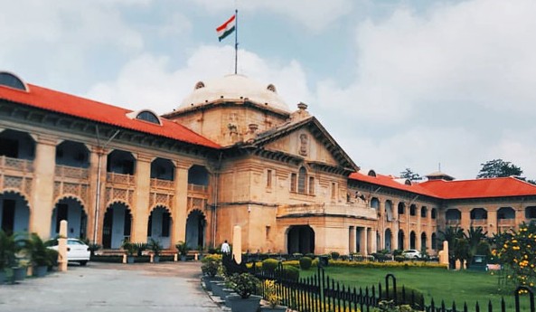 सार्वजनिक ठिकाणी नमाज अदा करणे मूलभूत अधिकार नाही