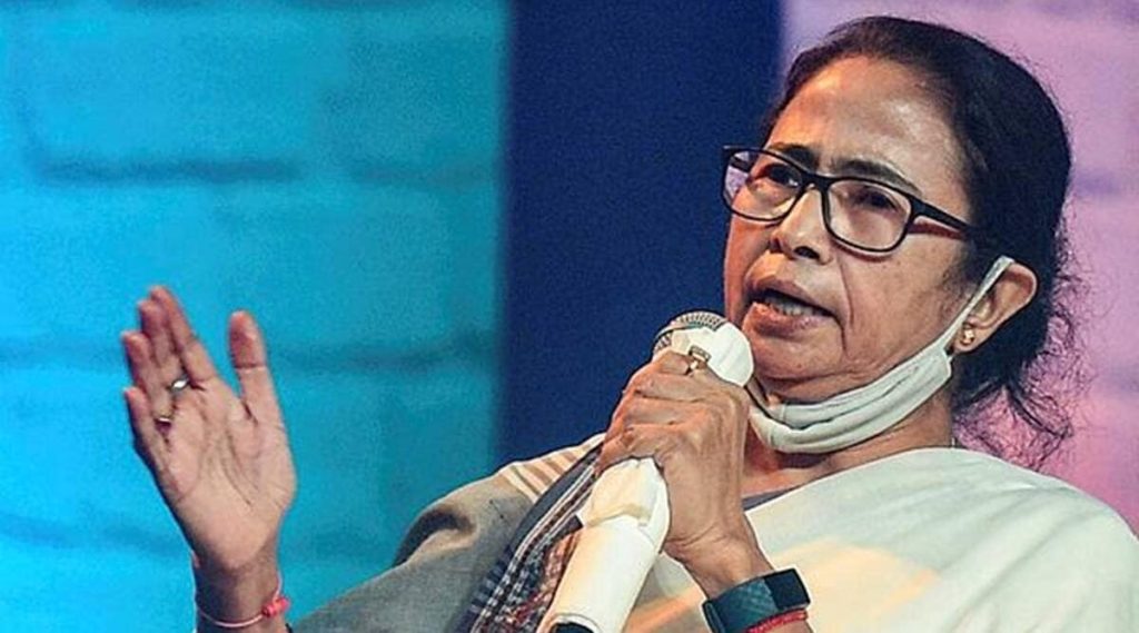 ‘हिंदूंविरोधात मुस्लिमांना भडकवलं!’ ममता बॅनर्जींविरोधात तक्रार
